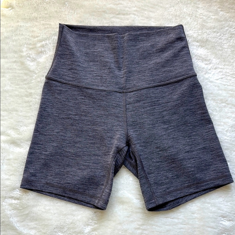 Lululemon Align High Rise Short Size 4 Gray Stripe 6 inch